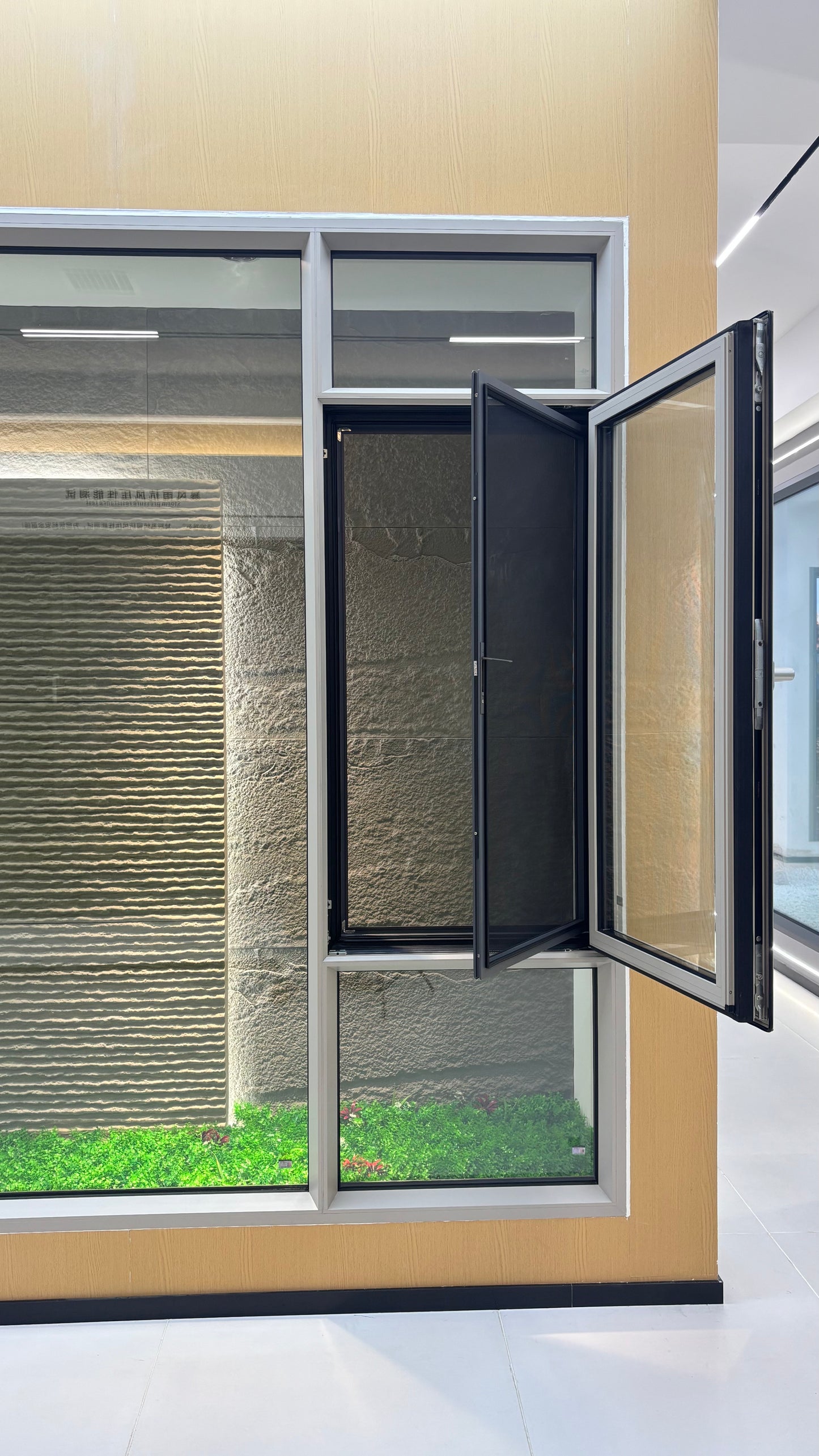 Customizable narrow aluminum frame casement windows with hurricane-proof impact-resistant safety tempered glass, double inward-outward swing opening